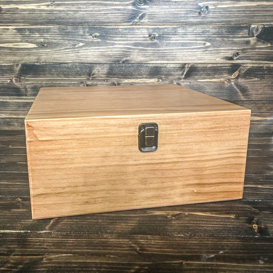 2 oz Whiskey Sample Bottle Decorative Storage box with latch