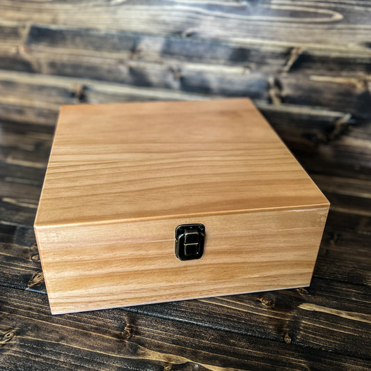 1 oz Whiskey Sample Bottle Decorative Storage box with latch